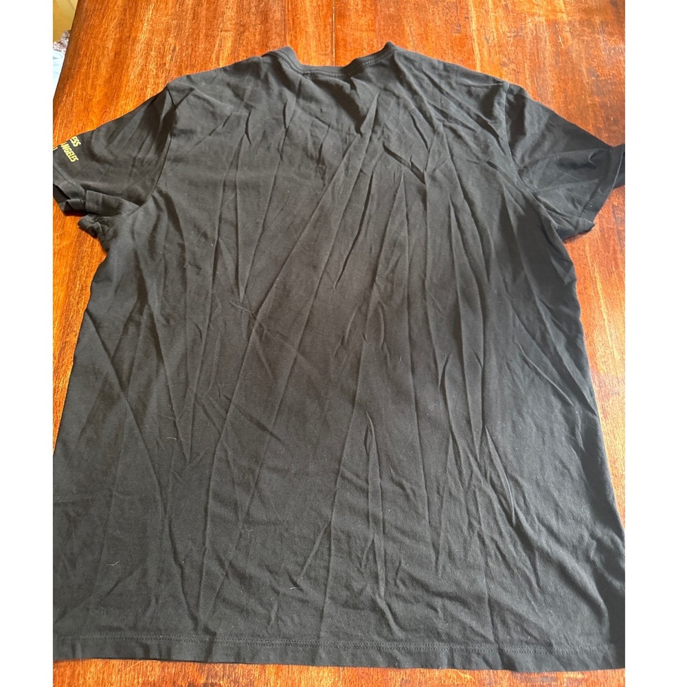 Guess T-Shirt Mens XL Black  V-Neck Graphic NYC LA 81 Chevron Logo - Picture 3 of 8